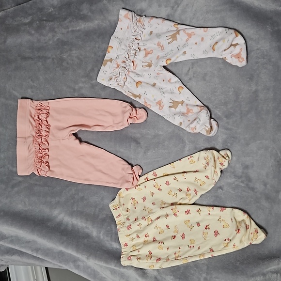 Bundle of 3 Feetsies Bottoms 3-6 month - Picture 2 of 6